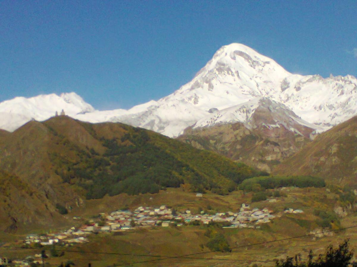 Guest House Sunset Kazbegi Ngoại thất bức ảnh