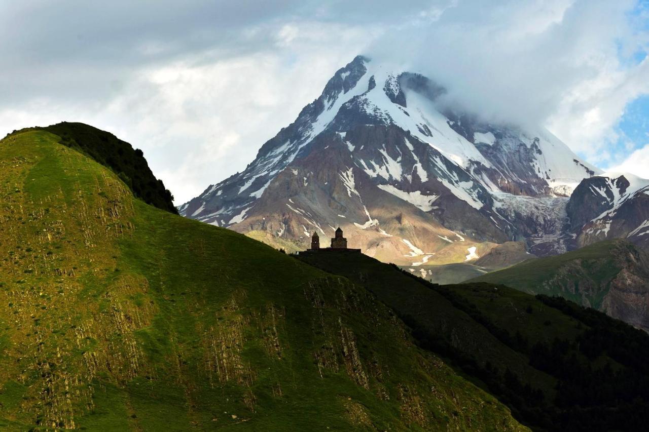 Guest House Sunset Kazbegi Ngoại thất bức ảnh